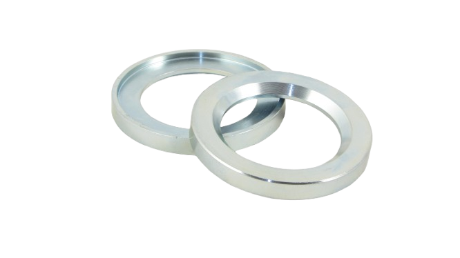 Gegalvaniseerde metalen ringen met glanzende afwerking bij TOS