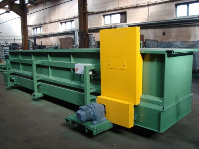 Mechanische assemblage van metalen machineonderdeel bij TOS